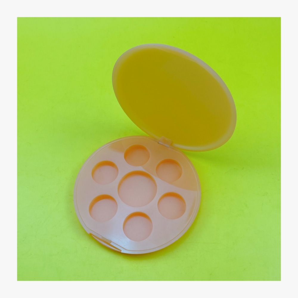 Round 7 Compartment Eye shadow box XQ808