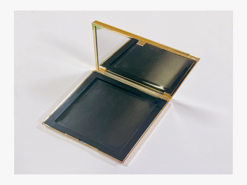 Heart Printed Eye shadow box XQ811