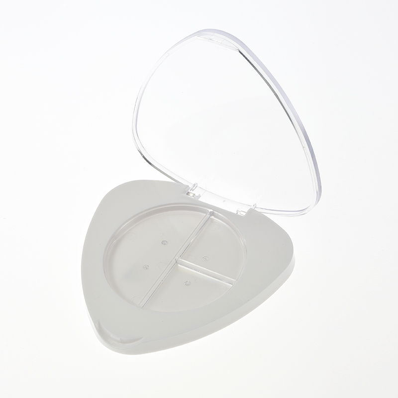 Triangular 3 Color Eye shadow box XQ631