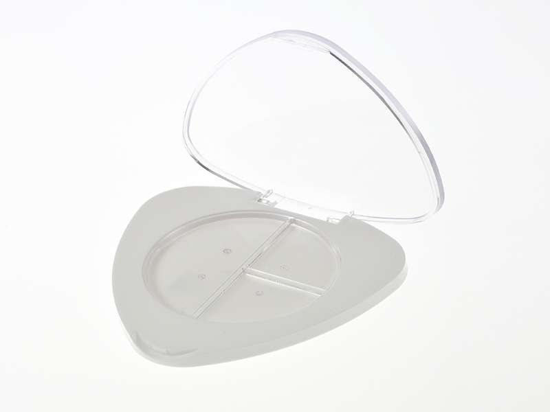 Triangular 3 Color Eye shadow box XQ631