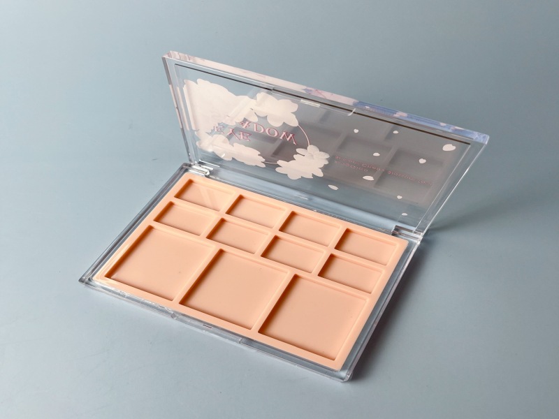 11 Color Square Flip Top Eye shadow box XQ757