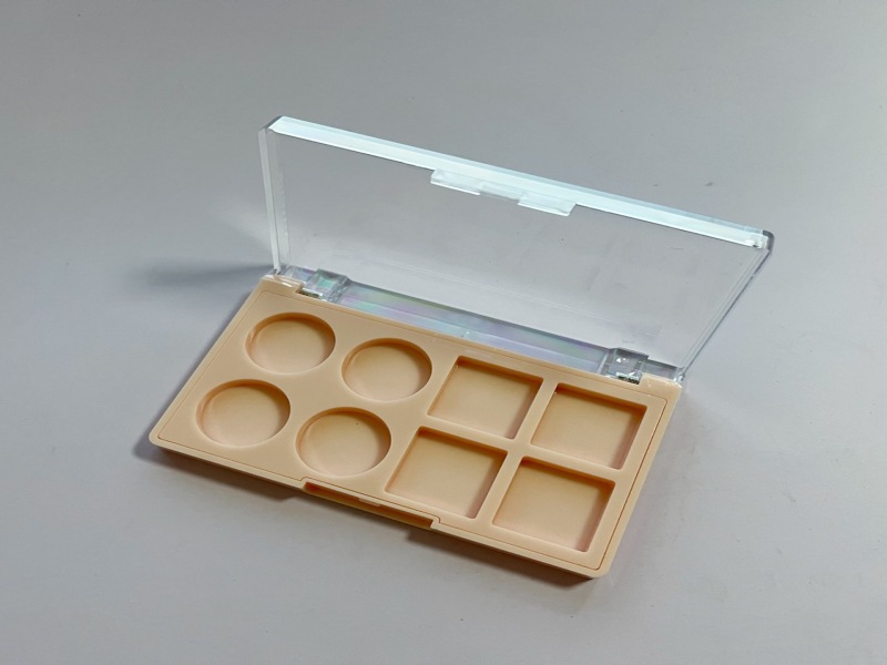 Asymmetrical 8 Shade Eye shadow box XQ705