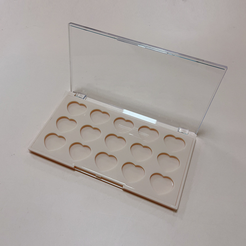 15 Color Heart Shaped Empty Eye shadow box XQ755