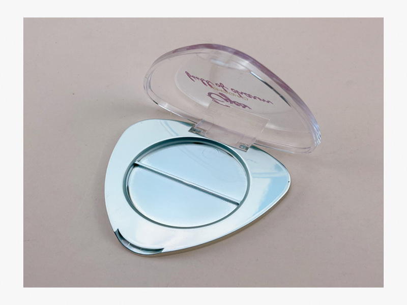 트라이앵글 아이섀도 박스 XQ80604