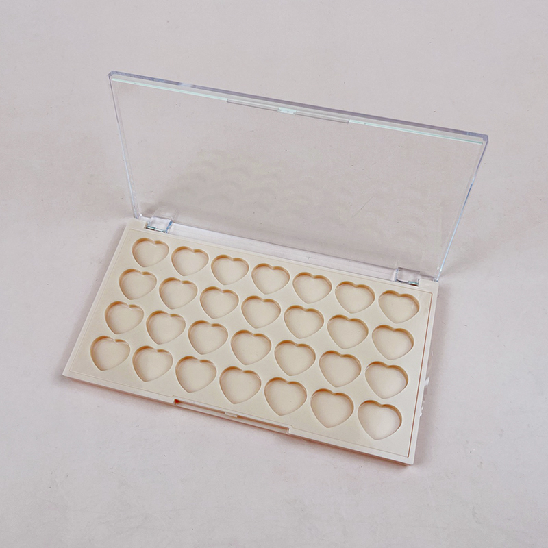 Multi Grid Heart Shaped Transparent Lidded Eye shadow box XQ739
