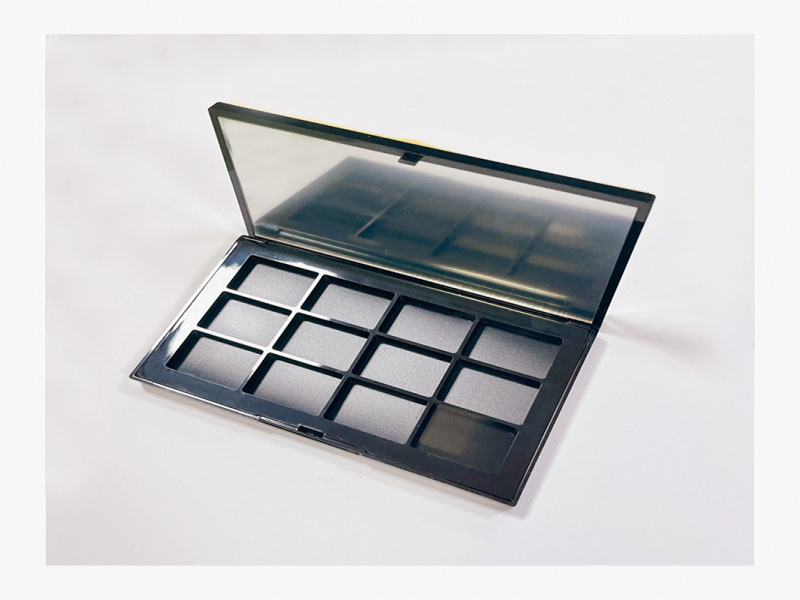 Rectangular Multi Compartment Eye shadow box XQ822