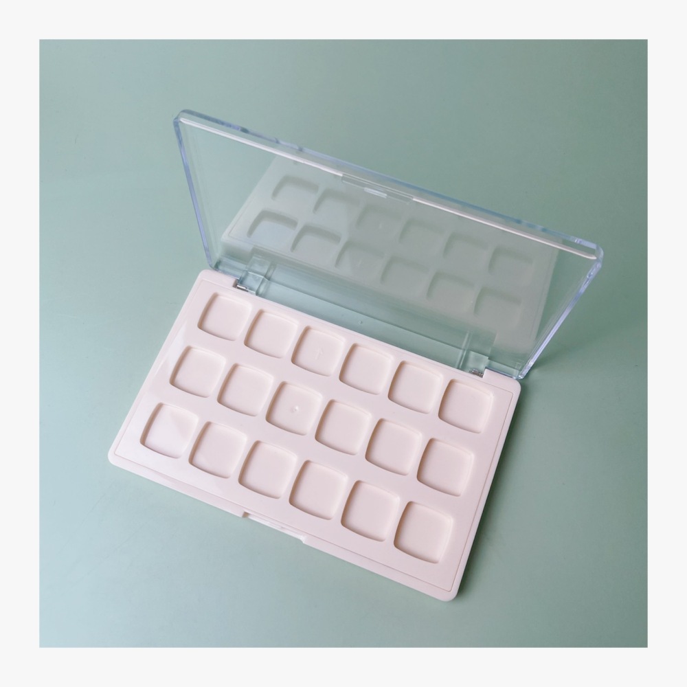 직사각형 18색 아이섀도우 박스 XQ940