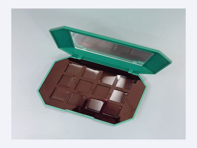 Octagonal Multi Compartment Eye shadow box XQ792