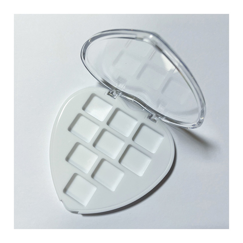 멀티 컬러 하트 모양 아이 섀도우 박스 XQ94903