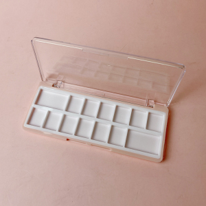 กล่องอายแชโดว์หลากสี Flip Top XQ641