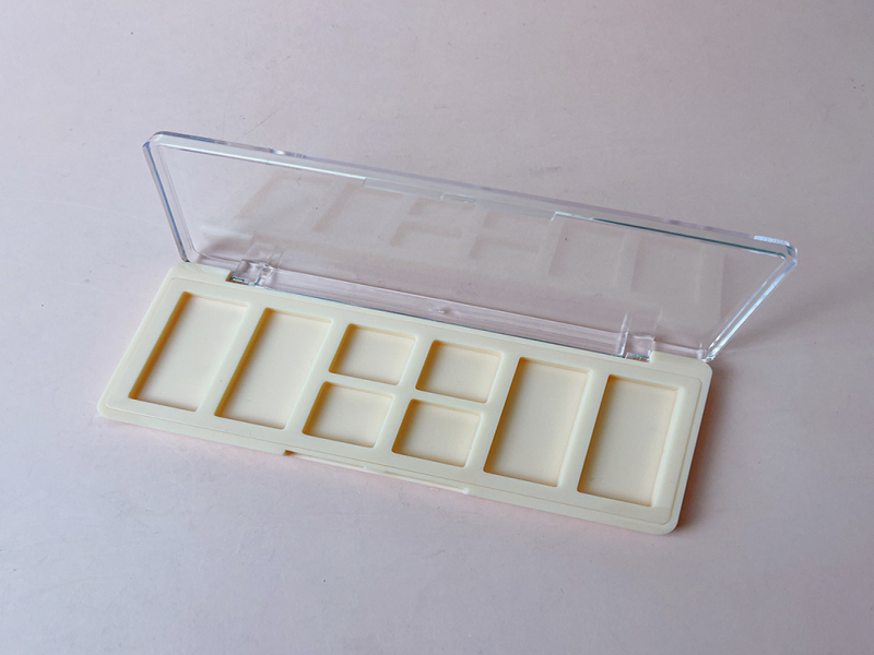 8 Color Clear Empty Eyeshadow Palette Box XQ686