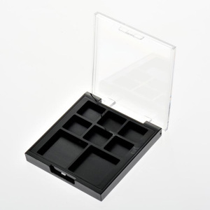 กล่องอายแชโดว์ Square 8 Color Snap Shut XQ271