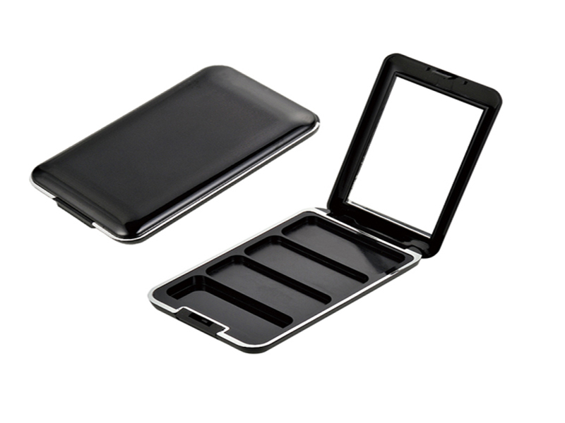 Прямоугольный 4-цветный футляр для теней с зеркалом XQ015