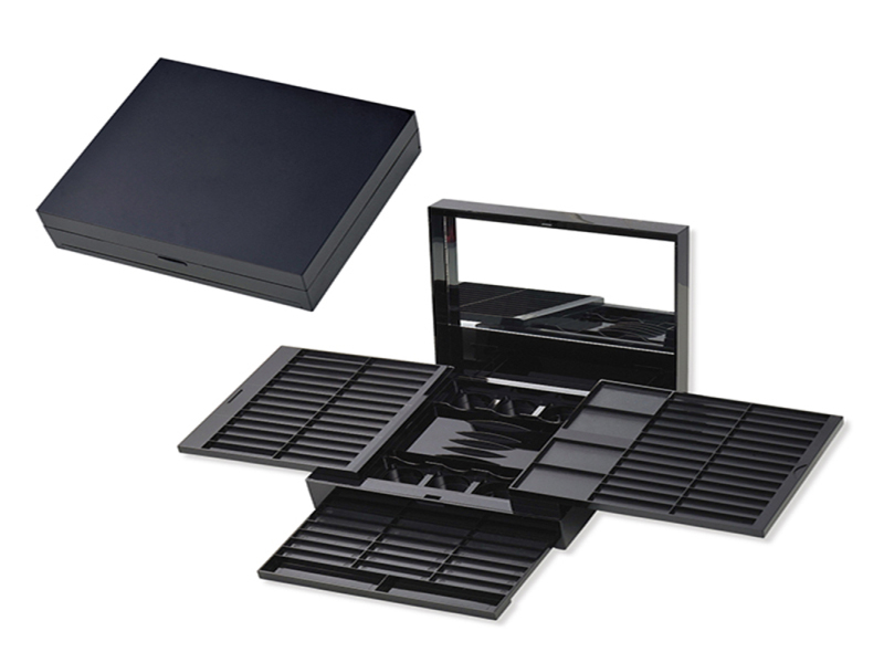 Квадратный многослойный матовый футляр для теней для век XQ006