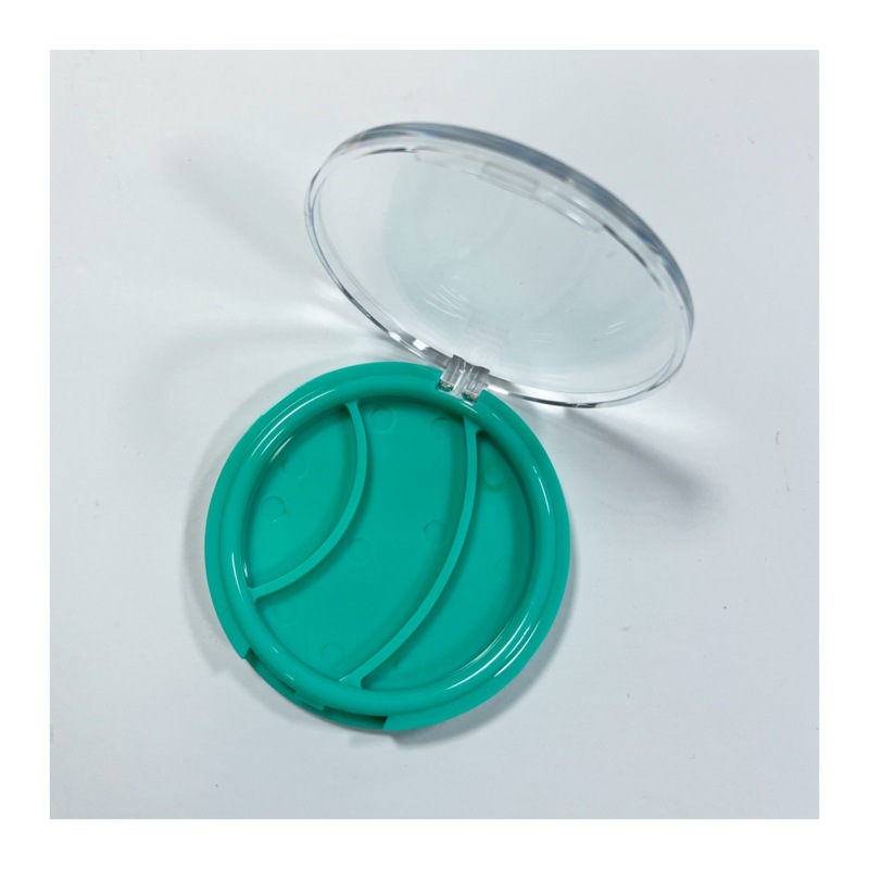 Round Three Compartment Compact Powder Case QF02602