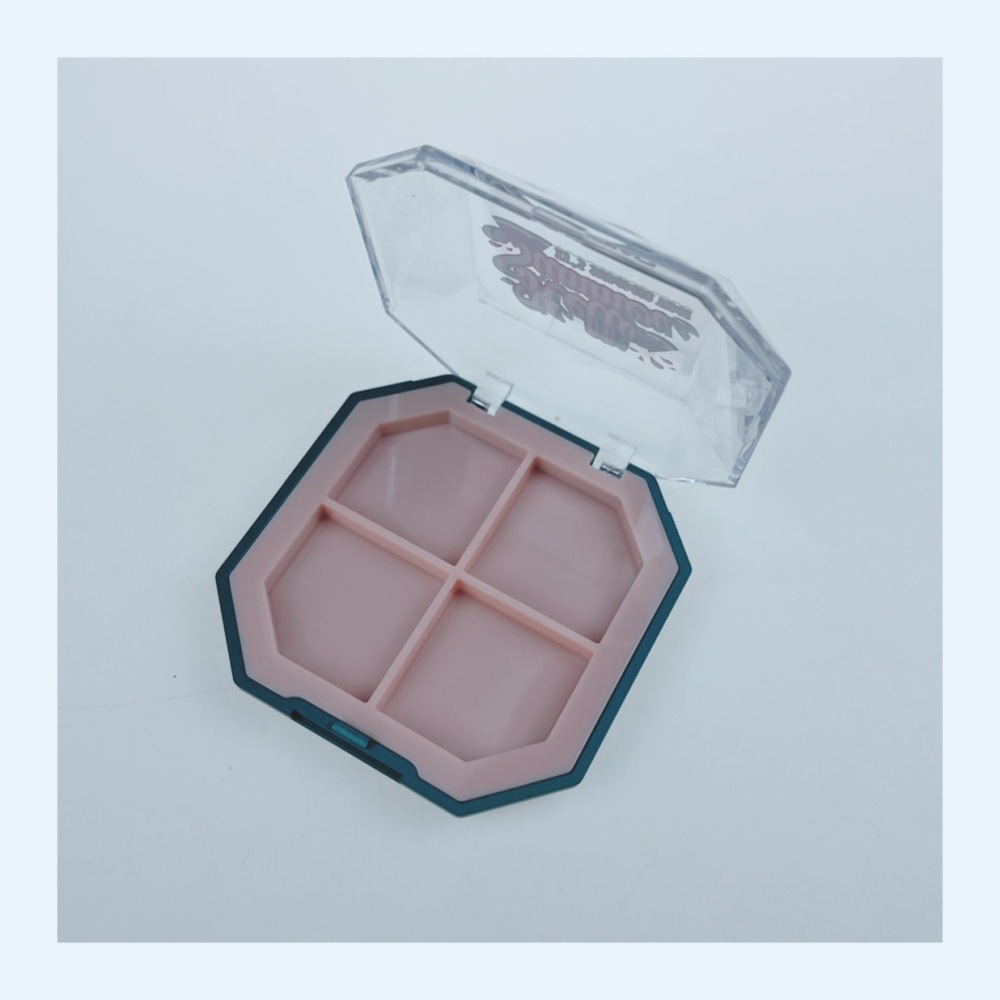 Octagonal 4 Color Compact Powder Case QF08603