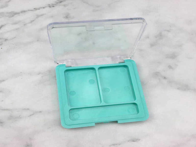 Flip Top Mini Eye shadow box with Clear Cover XQ258