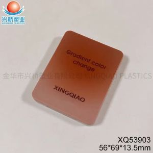 Four-compartment eyeshadow palette packaging