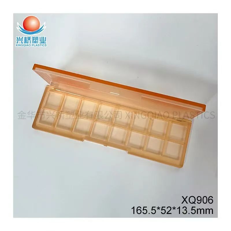 16-compartment eyeshadow palette packaging