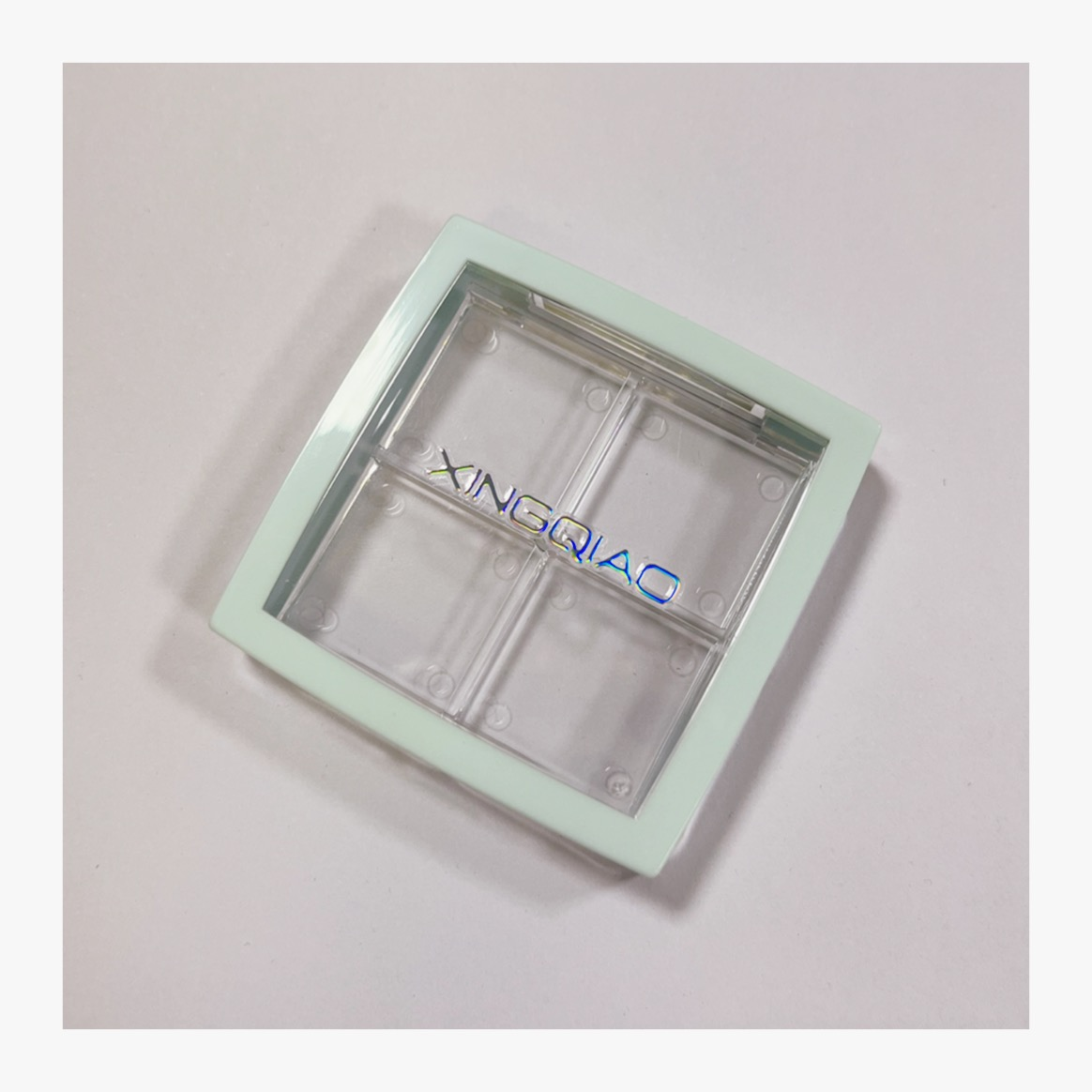 Latest Portable Design Empty 4-Color Square-Shaped Cosmetic Eye Shadow Box XQ96303 