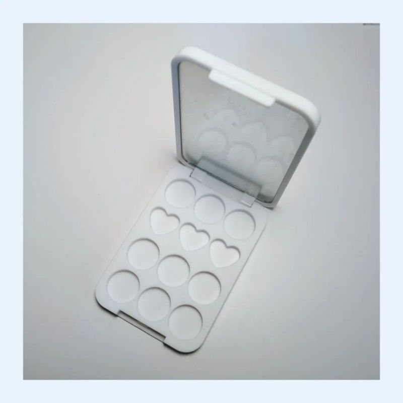 12-compartment eyeshadow palette