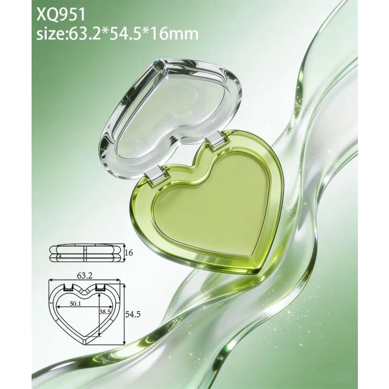 Delicate heart-shaped lip mud box