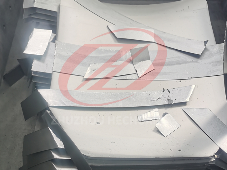 Silicon carbide bulletproof plate